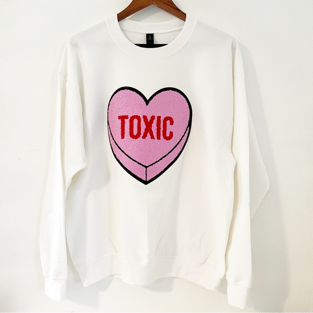“Toxic” Heart Crewneck Sweatshirt – Unisex L